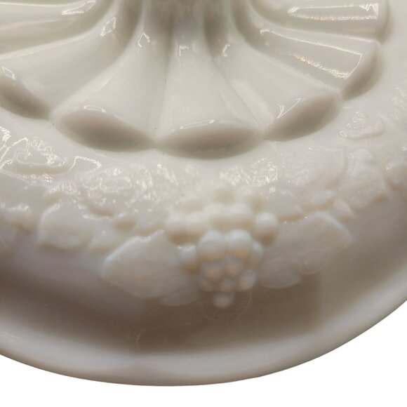 Westmoreland Milk Glass Candy Dish with Lid Grapes Leaves - Picture 9 of 10